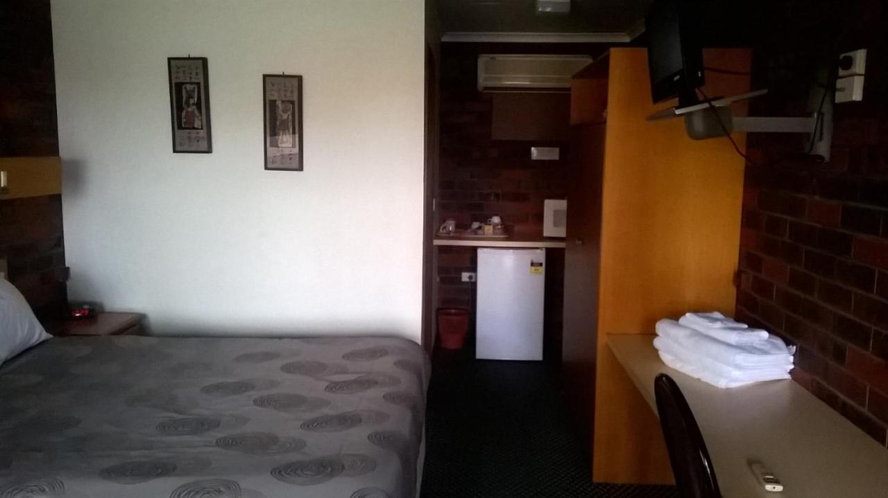 Wentworth Club Motel Room photo